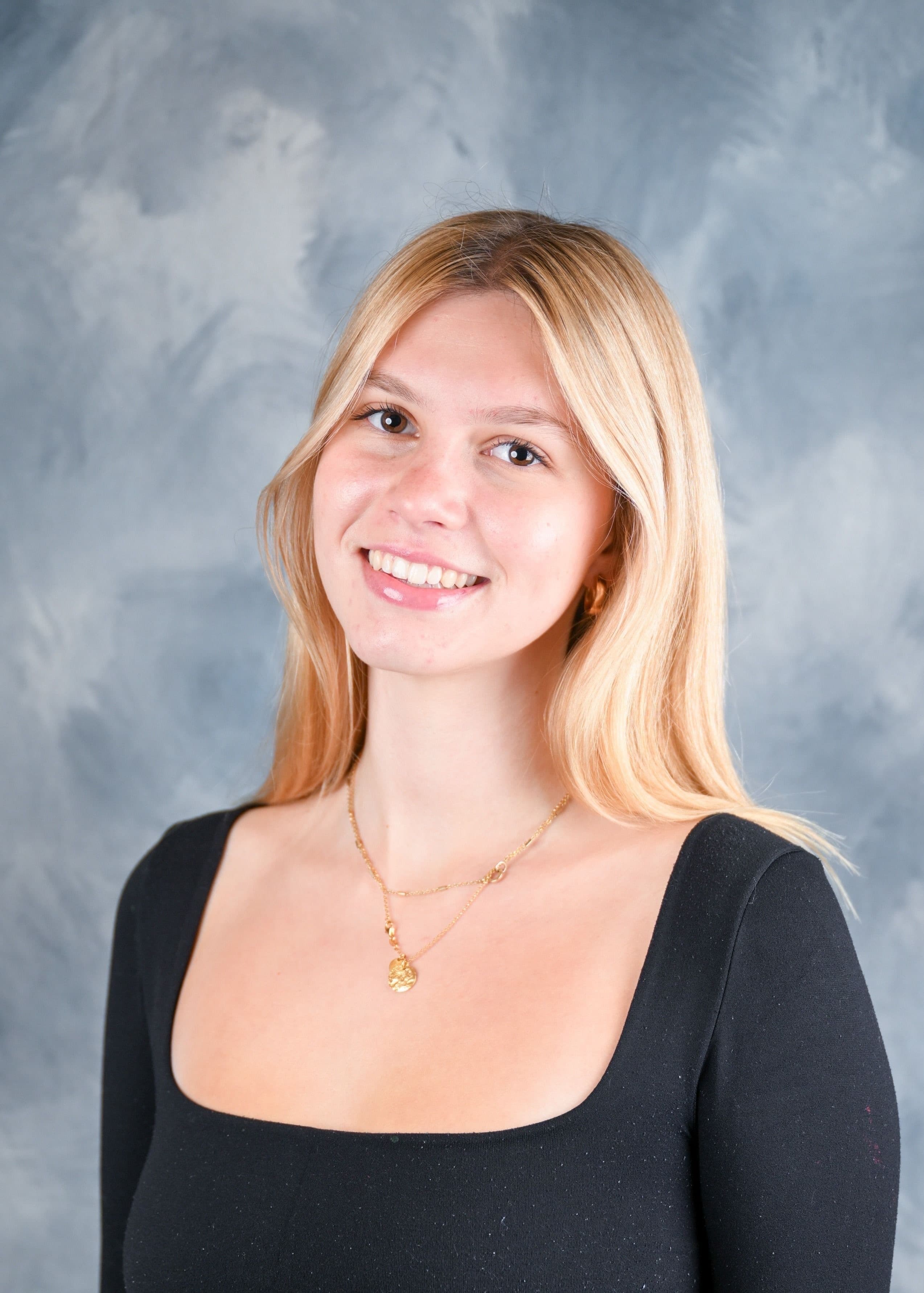 Portrait of Laura Artandi